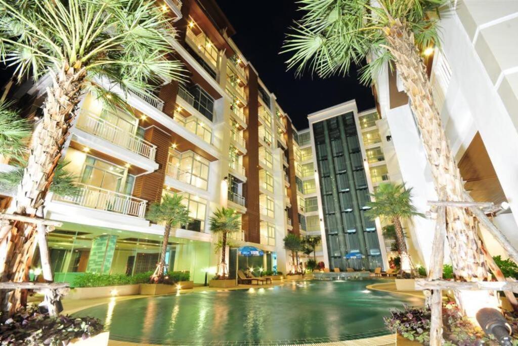 Recently Renovated Pool View Apartment In Modern Complex Patong Buitenkant foto