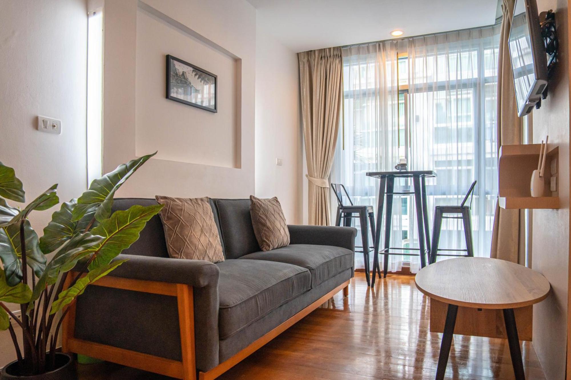 Recently Renovated Pool View Apartment In Modern Complex Patong Buitenkant foto